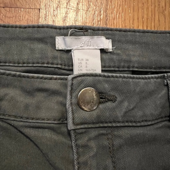 H&M Olive Green Shorts - Picture 3 of 3